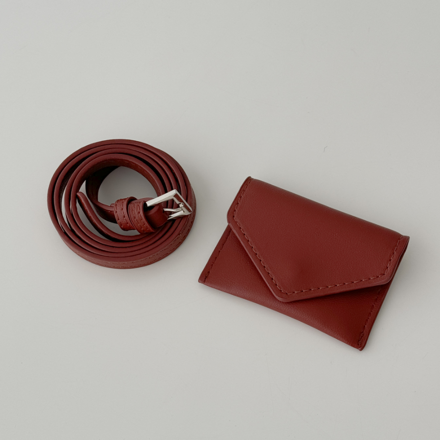 Slim Letter Pocket — кожаная поясная сумка с минималистичным акцентом