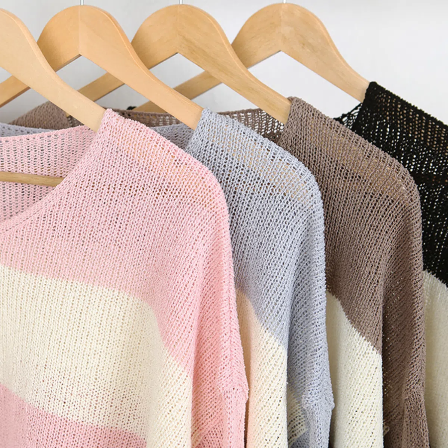 4-COLOR V-NECK STRIPE – Loose Fit Long Sleeve Knit Sweater