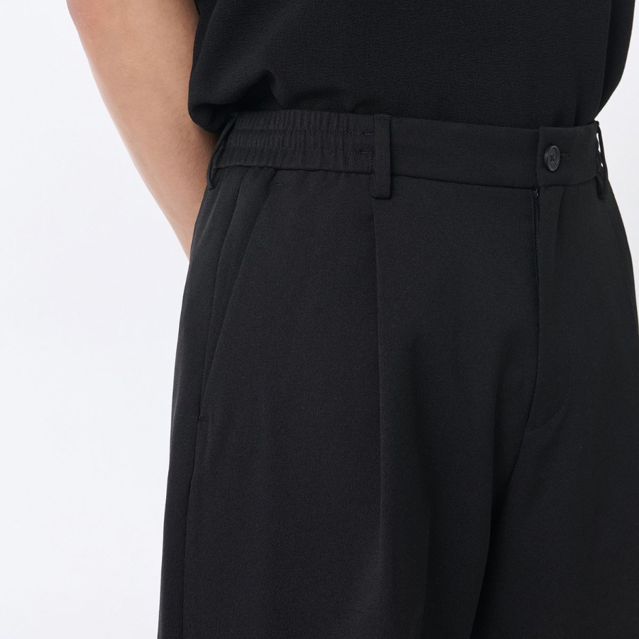 Crepe One-Tuck Wide Banding Shorts [Black]
