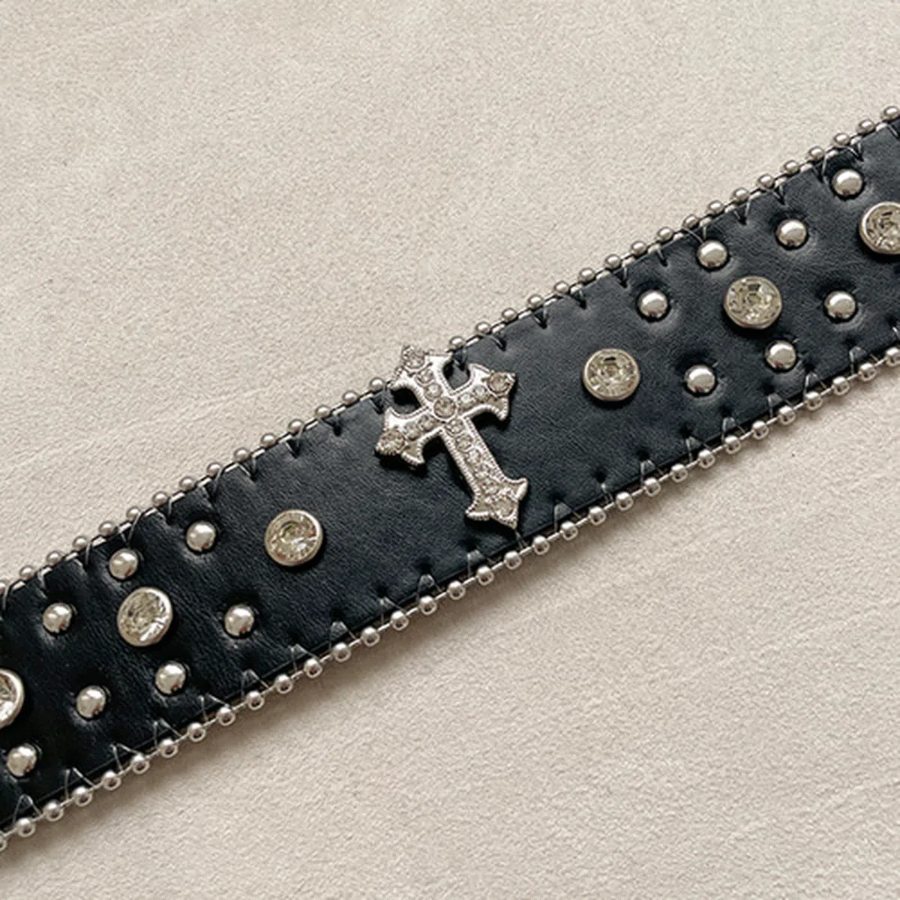Y2K Unique Cross Cubic Stud Belt — ремень с крестами и стразами в стиле нулевых