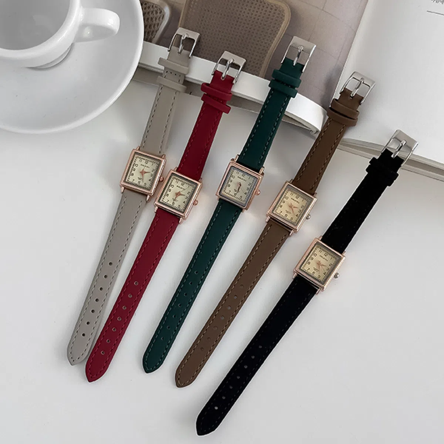 Classic Square Suede Watch — классические часы с квадратным циферблатом и замшевым ремешком