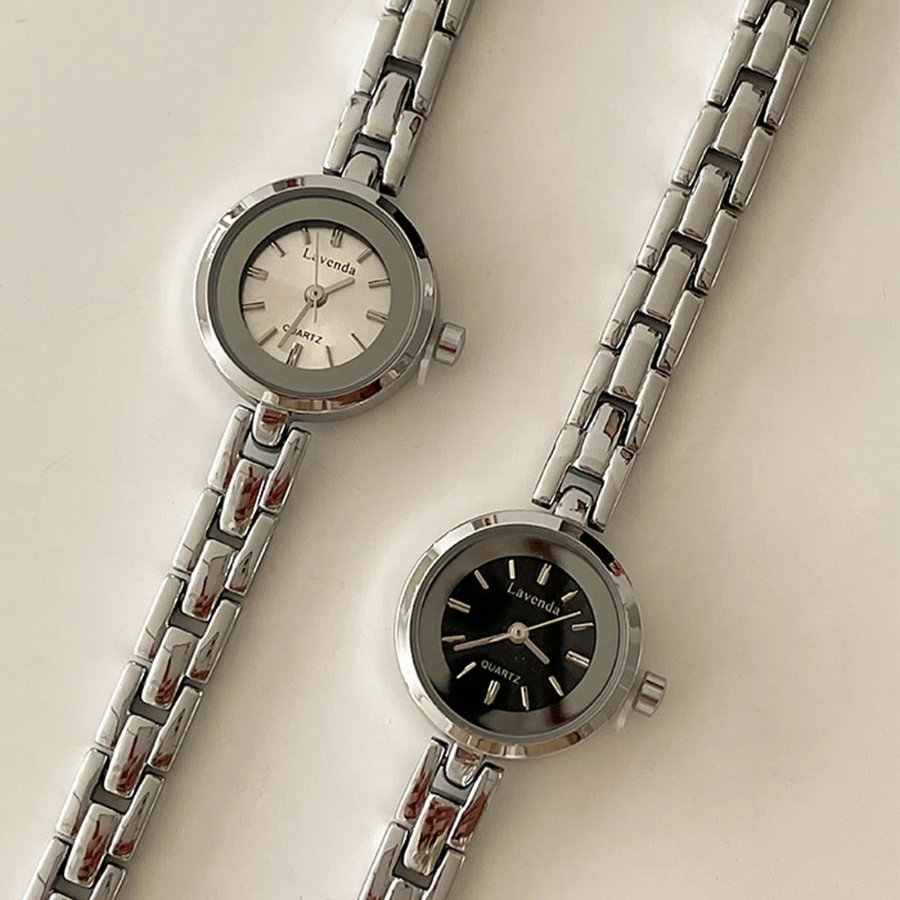 Circle Mirror Metal Watch — минималистичные часы с зеркальным циферблатом и металлическим браслетом