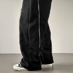 Спортивные брюки с контрастной боковой линией, защипами и кулиской