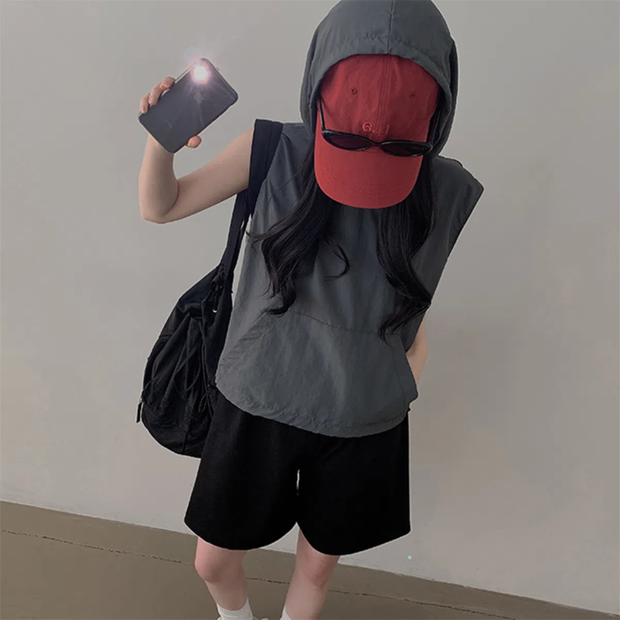 DIRON – Oversized Windbreaker Hooded Vest