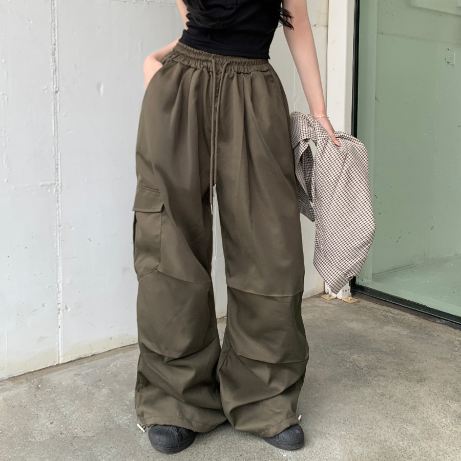 Двухщипковые карго-брюки с высокой посадкой и шнурком на поясе