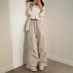 Контрастные широкие карго-брюки со шнурком и вставками