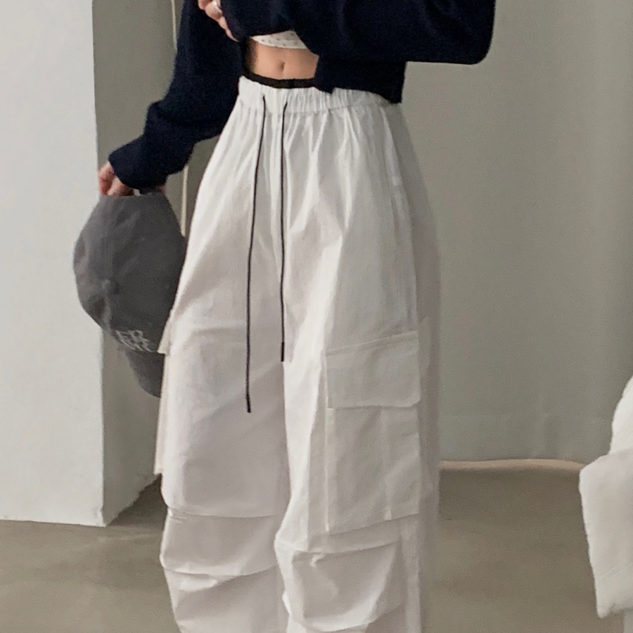 Контрастные широкие карго-брюки со шнурком и вставками