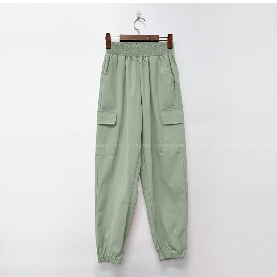 Карго-джоггеры в стиле boyfit с эластичным поясом