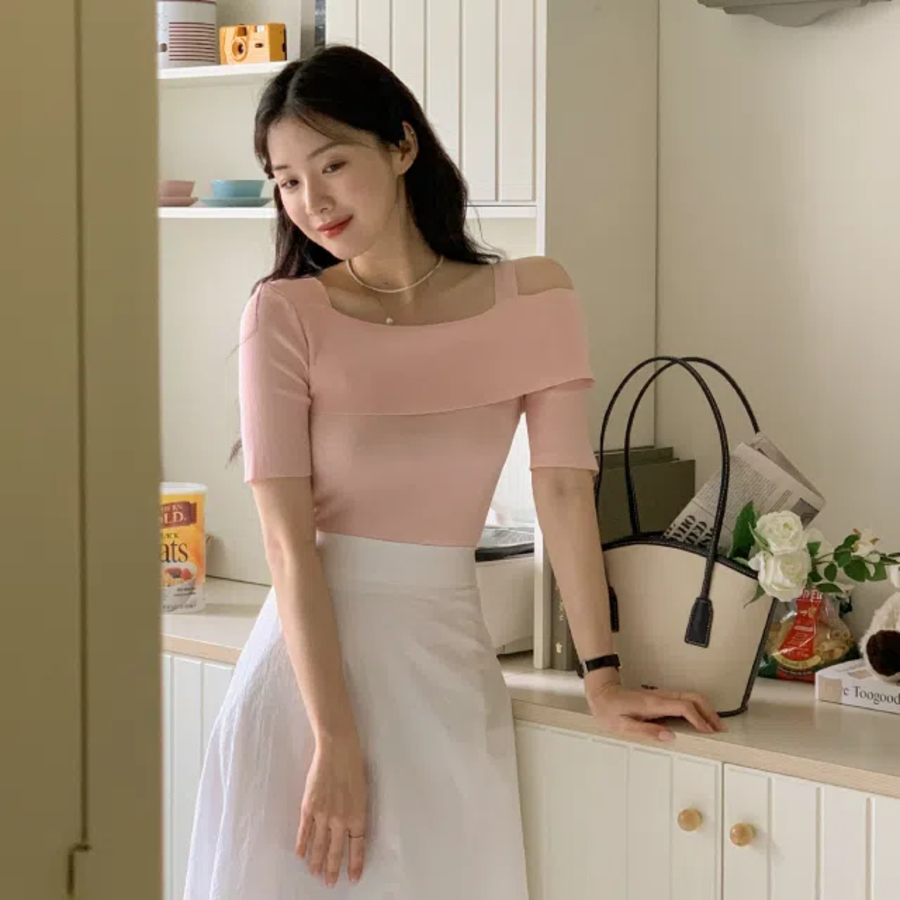 SHOULDER OFF – Short Sleeve Knit Top
