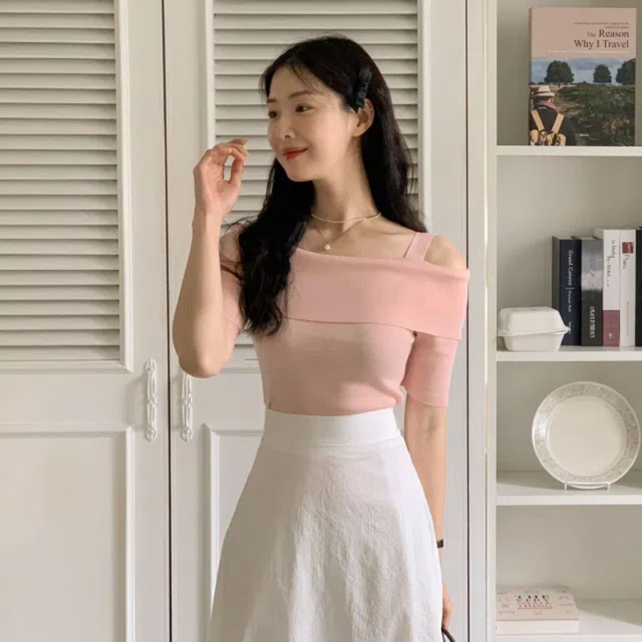 SHOULDER OFF – Short Sleeve Knit Top
