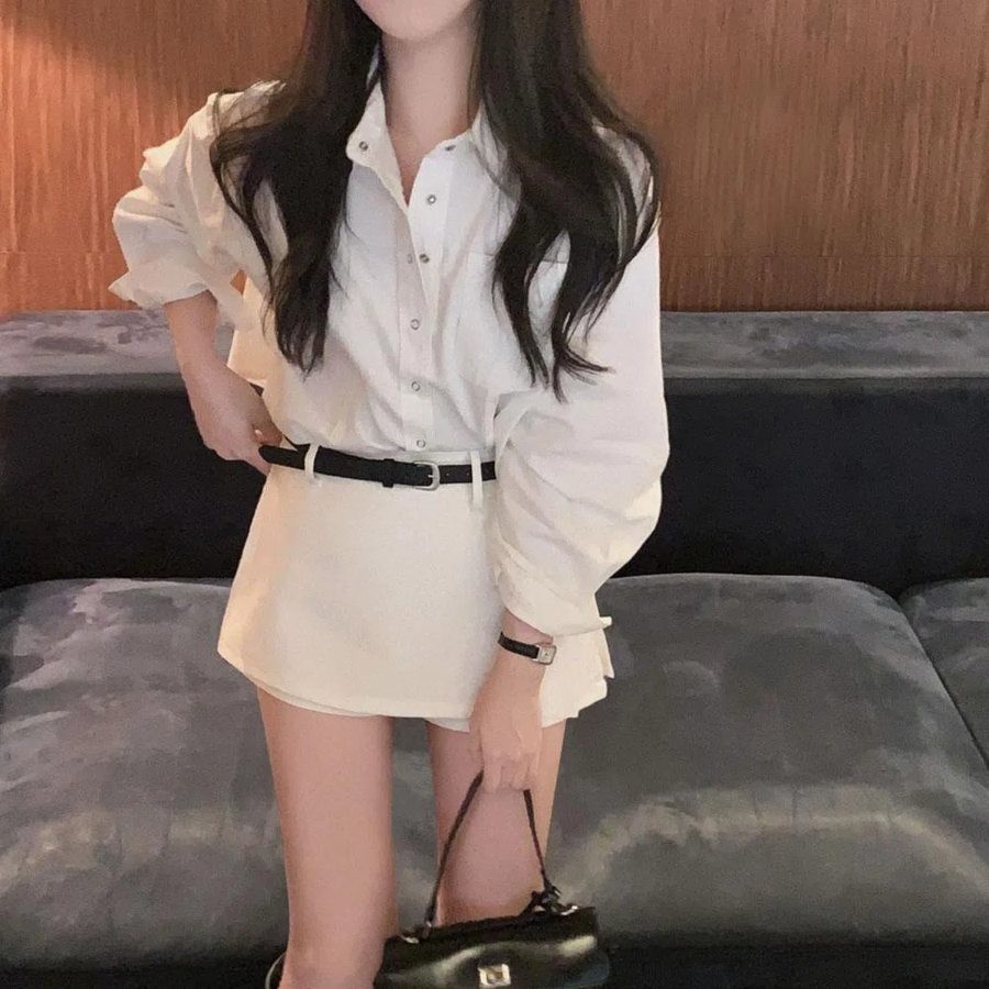 Мини-юбка-шорты с разрезом и ремнём в комплекте