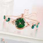 Slide Women’s Analog Watch (Green) — женские аналоговые наручные часы с зелёным циферблатом и элегантным металлическим браслетом