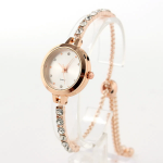 ShineStone Slide Women’s Wristwatch (White) — женские наручные часы с белым циферблатом и сияющими декоративными элементами