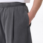 Pigment One-Tuck Bermuda Sweat Pants [Charcoal Gray]