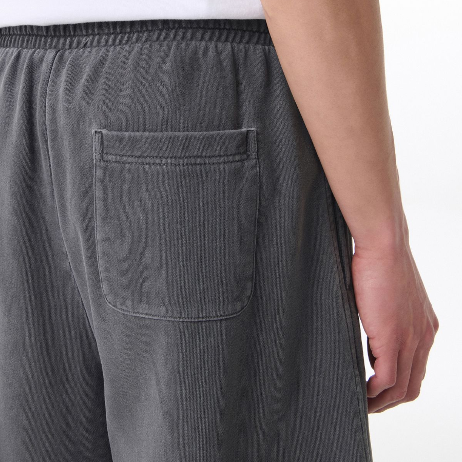 Pigment One-Tuck Bermuda Sweat Pants [Charcoal Gray]