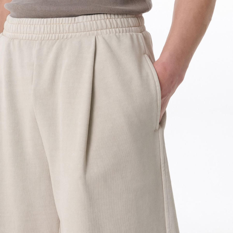 Pigment One-Tuck Bermuda Sweat Pants [Cream]