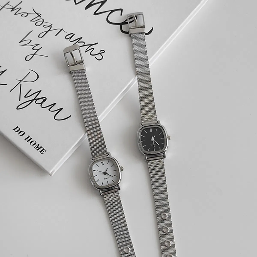 Simple Metal Silver Women’s Wristwatch — женские наручные часы в минималистичном стиле с серебристым металлическим браслетом