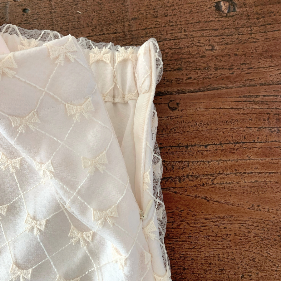 Полупрозрачная юбка с вышивкой в виде бантиков