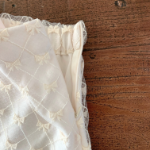 Полупрозрачная юбка с вышивкой в виде бантиков