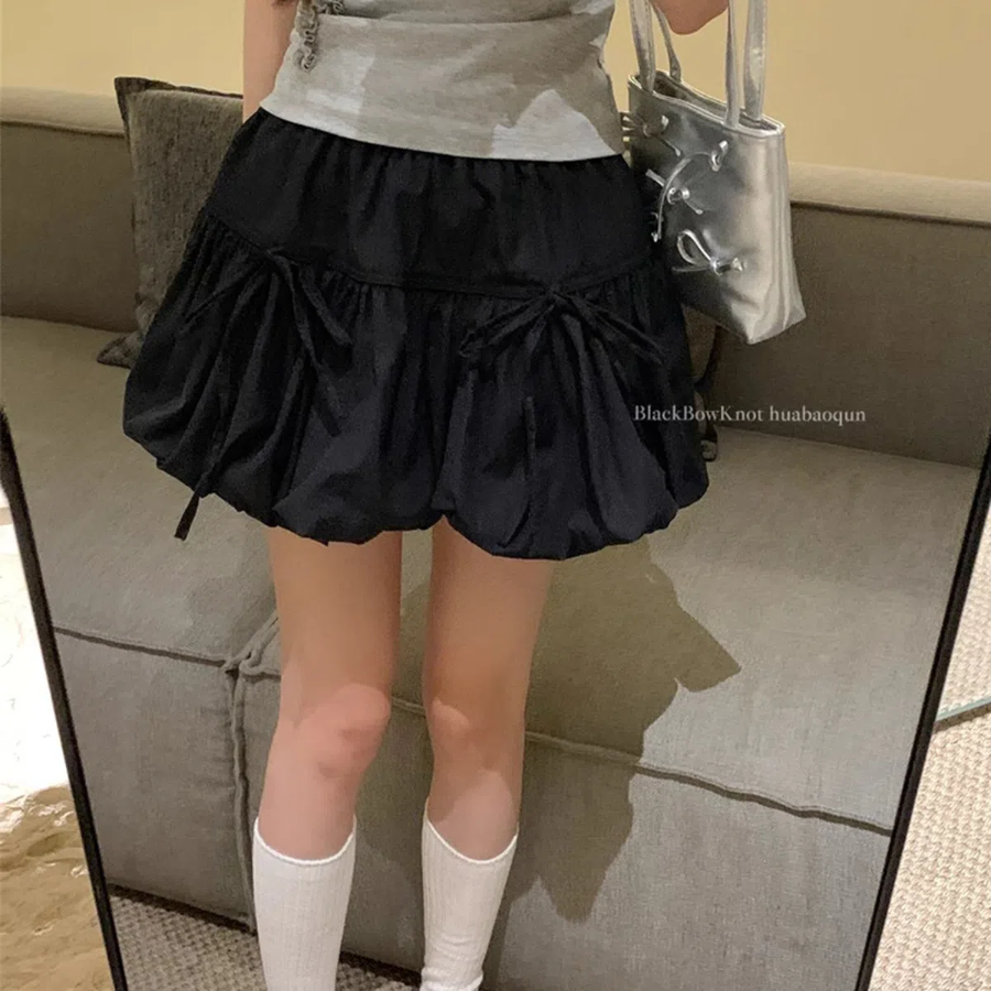 Мини-юбка-шорты с объёмным фасоном и бантом