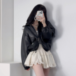 Мини-юбка с кружевной отделкой и встроенными шортами