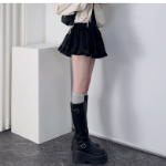 Мини-юбка с кружевной отделкой и встроенными шортами