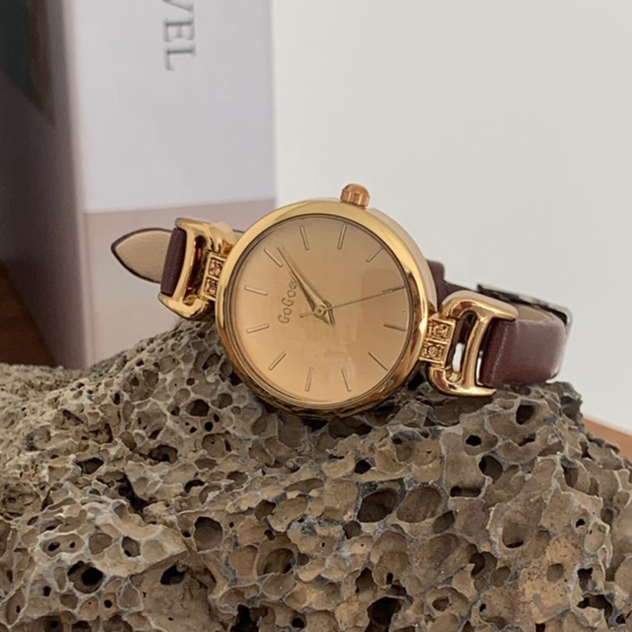 Vintage Gold Casual Round Watch — женские наручные часы с золотистым корпусом и классическим круглым циферблатом