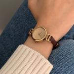 Vintage Gold Casual Round Watch — женские наручные часы с золотистым корпусом и классическим круглым циферблатом