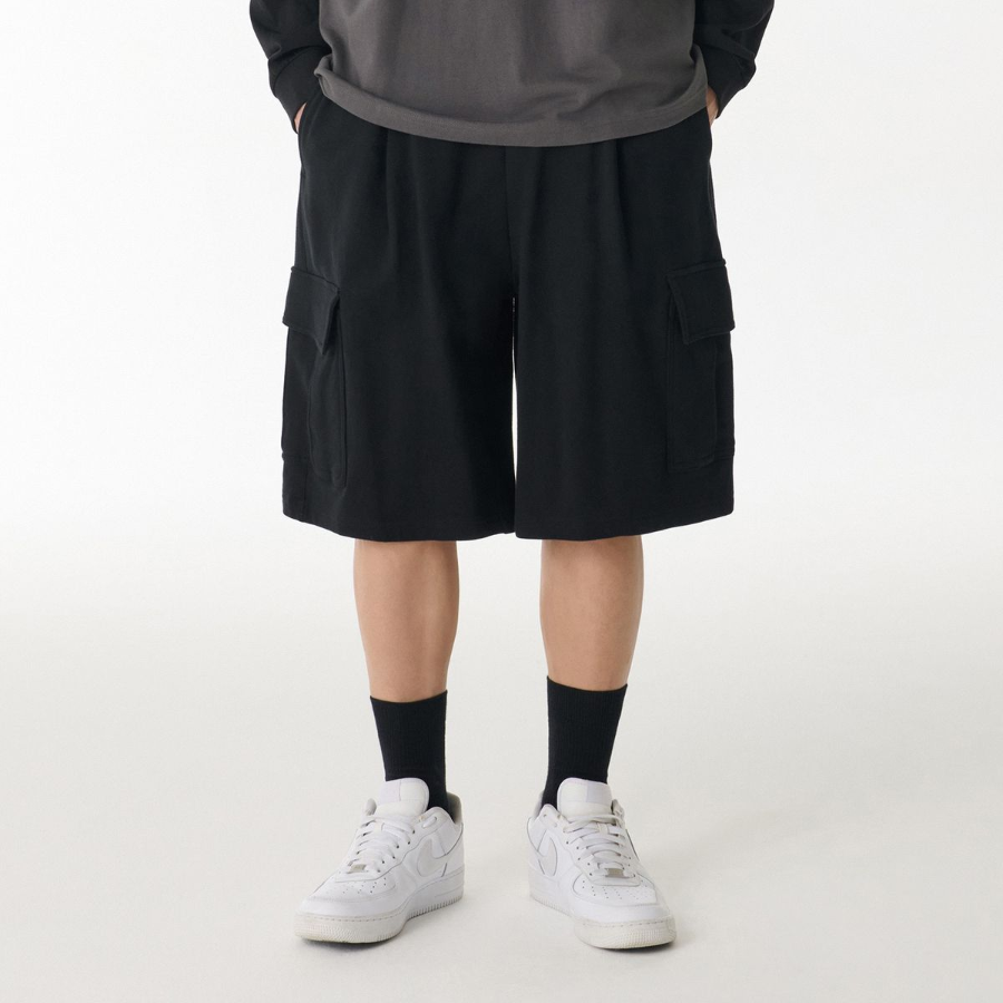 One-Tuck Cargo Bermuda Sweat Pants [Black]