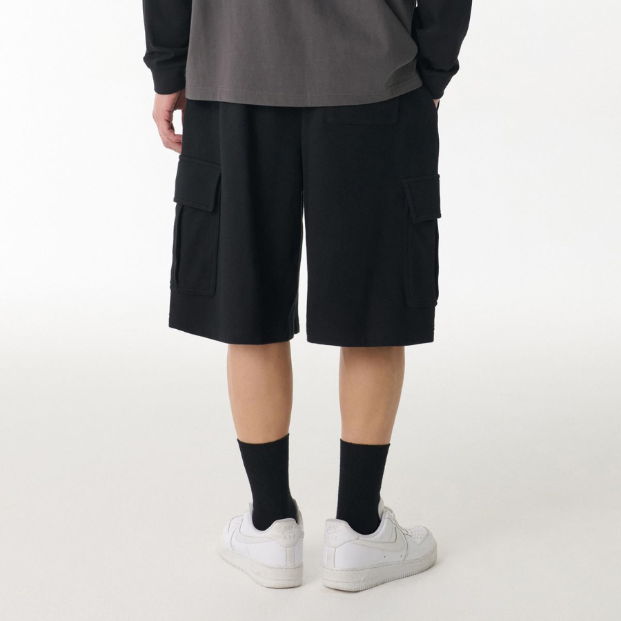 One-Tuck Cargo Bermuda Sweat Pants [Black]