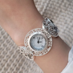 Round Lace Cubic Bracelet Watch — женские наручные часы-браслет с ажурным дизайном и кристаллами