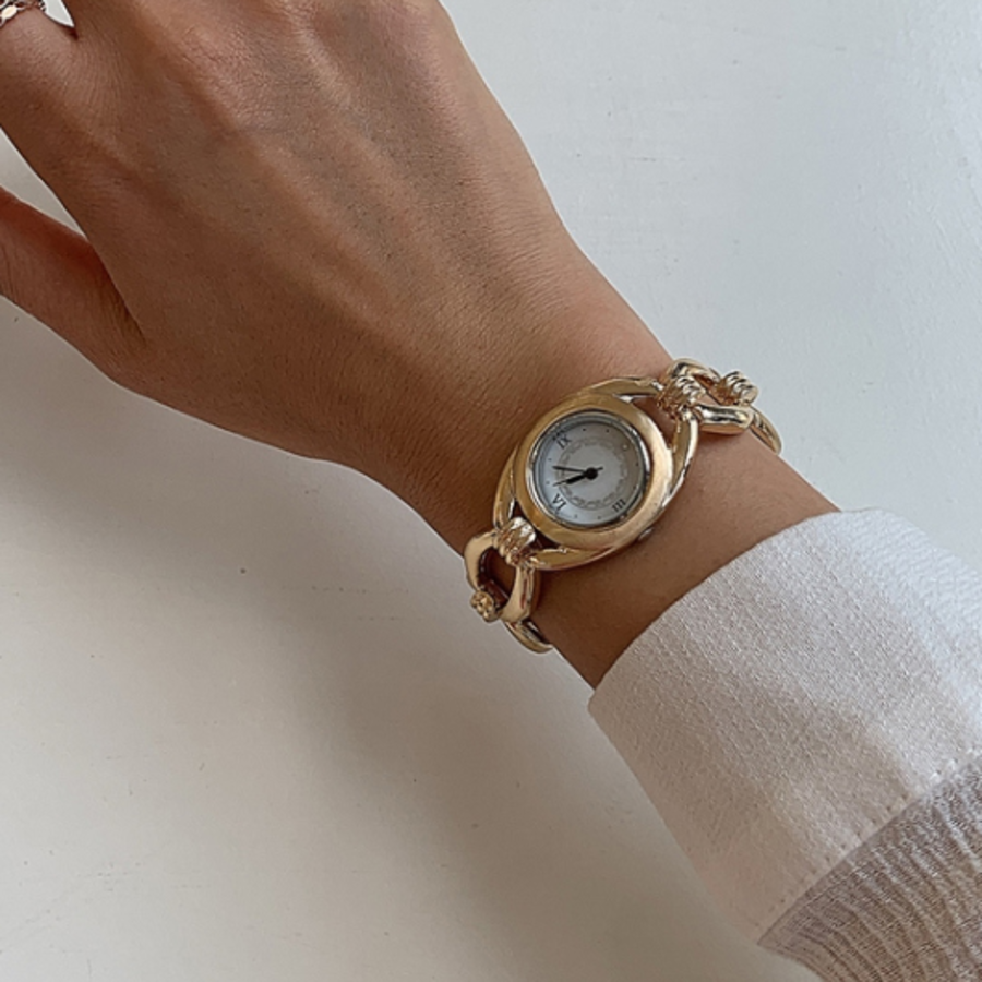 Simple Bold Matte Metal Analog Women’s Bracelet Watch — женские наручные часы с матовым металлическим браслетом и минималистичным дизайном