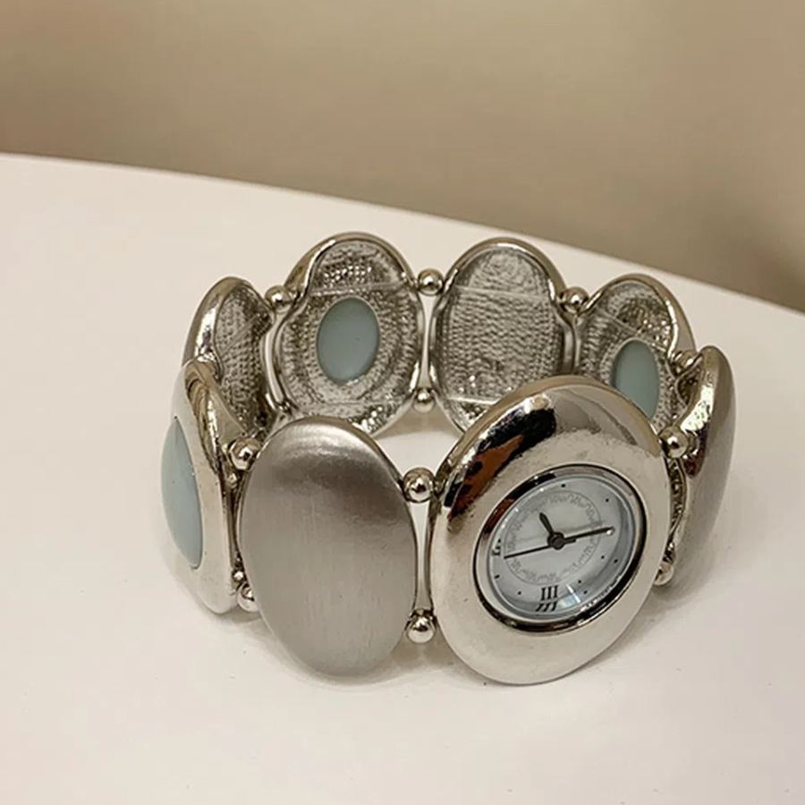 Roa Mint Oval Silver Bracelet Watch — женские наручные часы с мятным овальным циферблатом и серебристым браслетом