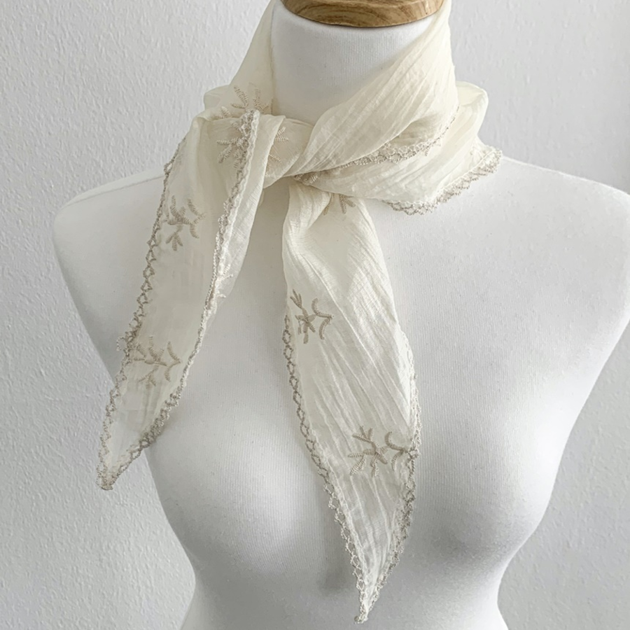 Teenage Vintage Bohemian Embroidered Lace Hair Bandana Triangle Scarf — винтажный бохо платок с вышивкой и кружевом