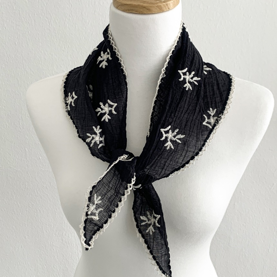 Teenage Vintage Bohemian Embroidered Lace Hair Bandana Triangle Scarf — винтажный бохо платок с вышивкой и кружевом