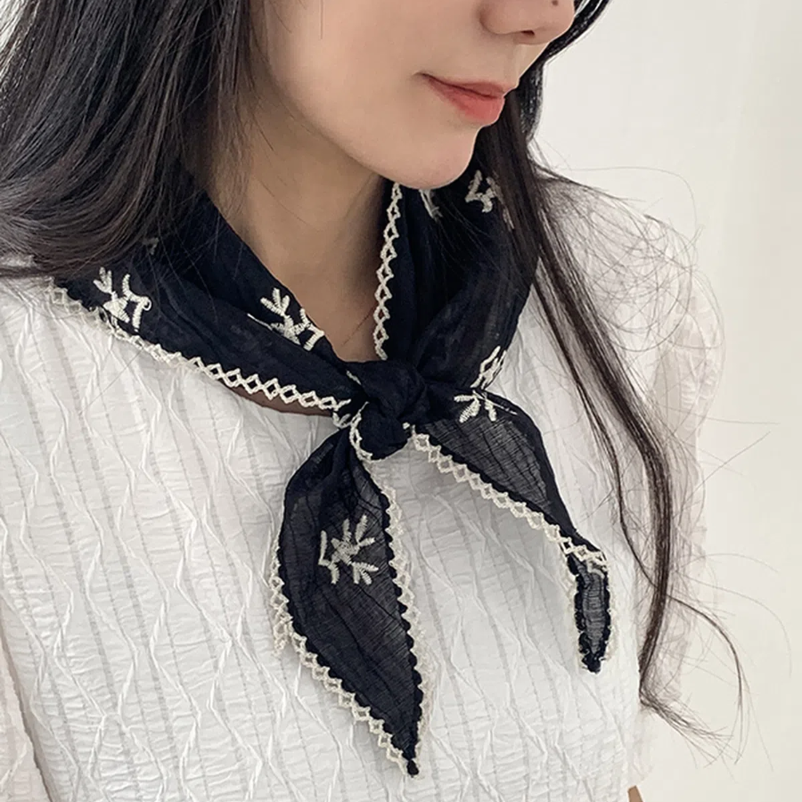 Teenage Vintage Bohemian Embroidered Lace Hair Bandana Triangle Scarf — винтажный бохо платок с вышивкой и кружевом