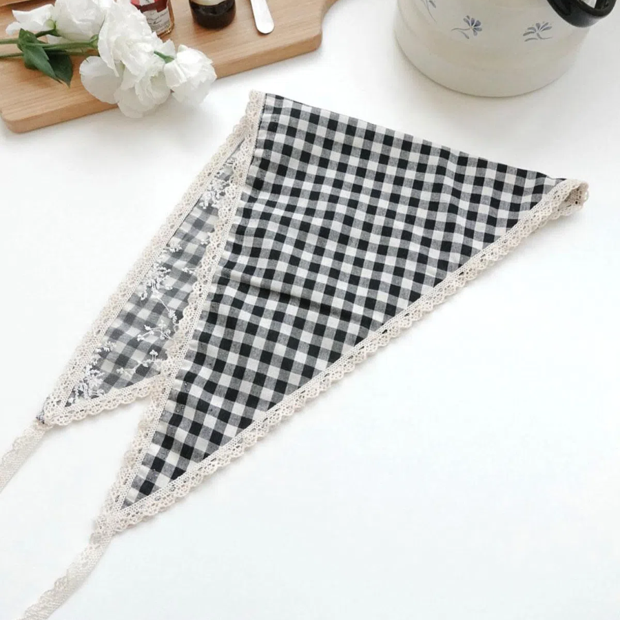 Boronia Lace Check Reversible Scarf — двухсторонний платок с кружевом и цветочно-клетчатым узором