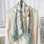 Lousang Victoria Royal Mint Scarf — мятный квадратный шарф в королевском стиле для межсезонья