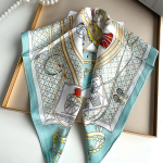 Lousang Victoria Royal Mint Scarf — мятный квадратный шарф в королевском стиле для межсезонья