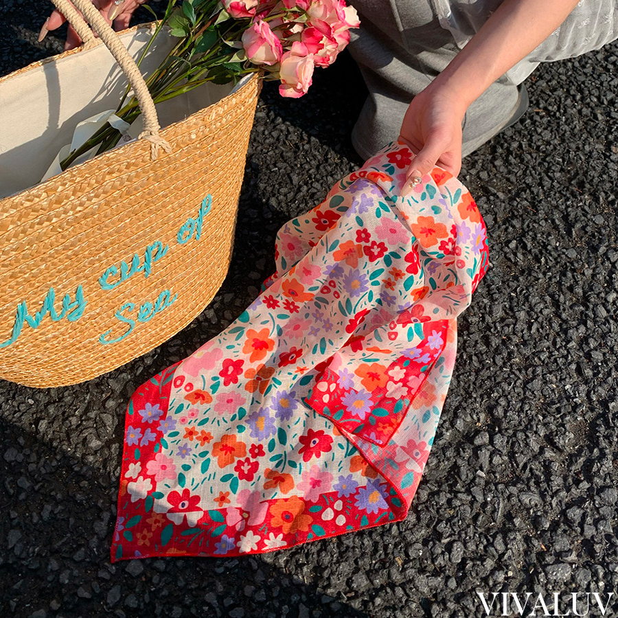 Flower Bandana Scarf — летний платок-бандана с цветочным принтом для волос и сумки