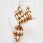 Argyle Knit Petit Muffler — вязаный мини-шарф с аргайл-узором