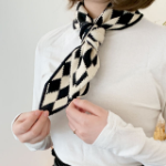 Argyle Knit Petit Muffler — вязаный мини-шарф с аргайл-узором