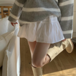 Мини-юбка с кружевом и расклешённым силуэтом