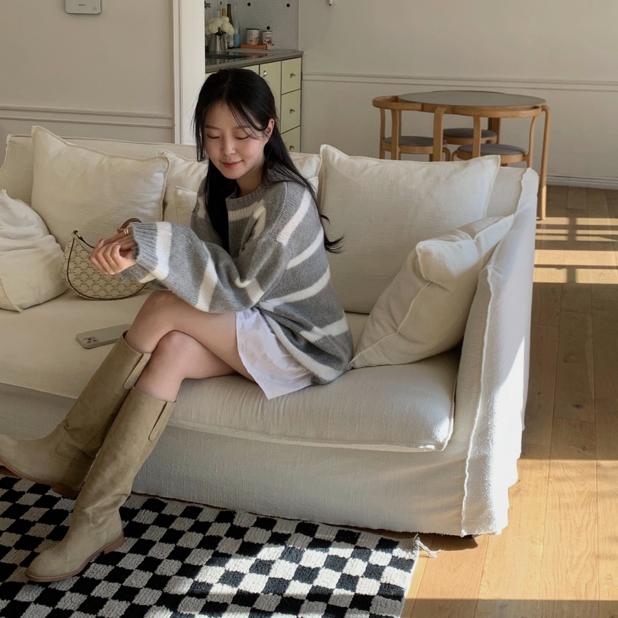 Мини-юбка с кружевом и расклешённым силуэтом