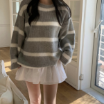 Мини-юбка с кружевом и расклешённым силуэтом