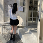 Мини-юбка с кружевом и расклешённым силуэтом