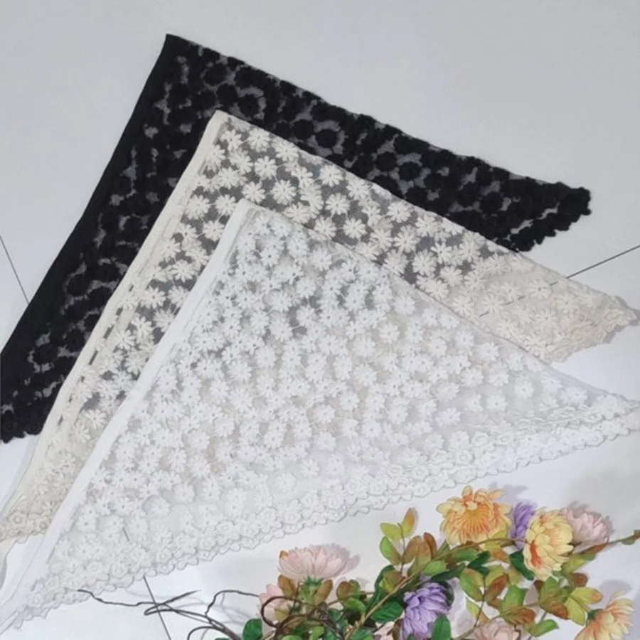 Floral Embroidered Lace Triangle Women’s Mini Petit Scarf — женский мини-скарф треугольной формы с цветочной вышивкой и кружевом