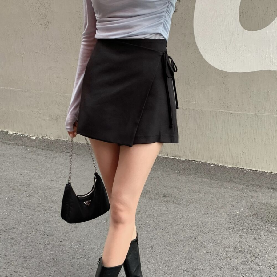 Мини-юбка с запахом и бантом