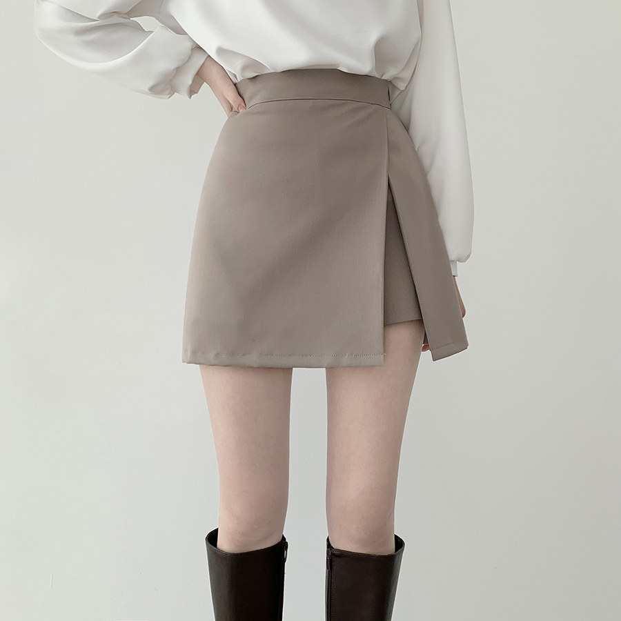 Мини-юбка с эффектом запаха и внутренними шортами