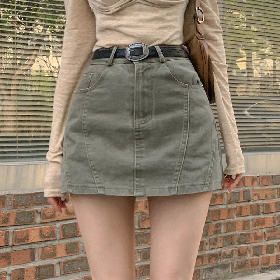 Мини-юбка с асимметричным кроем и встроенными шортами